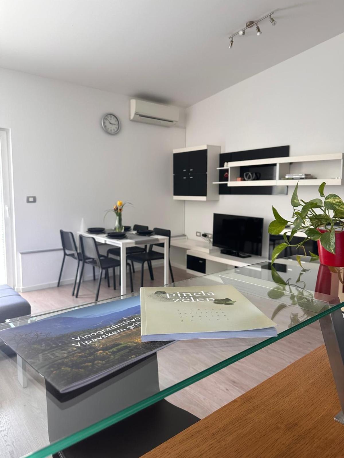 Apartment Stucin Vipava Eksteriør bilde