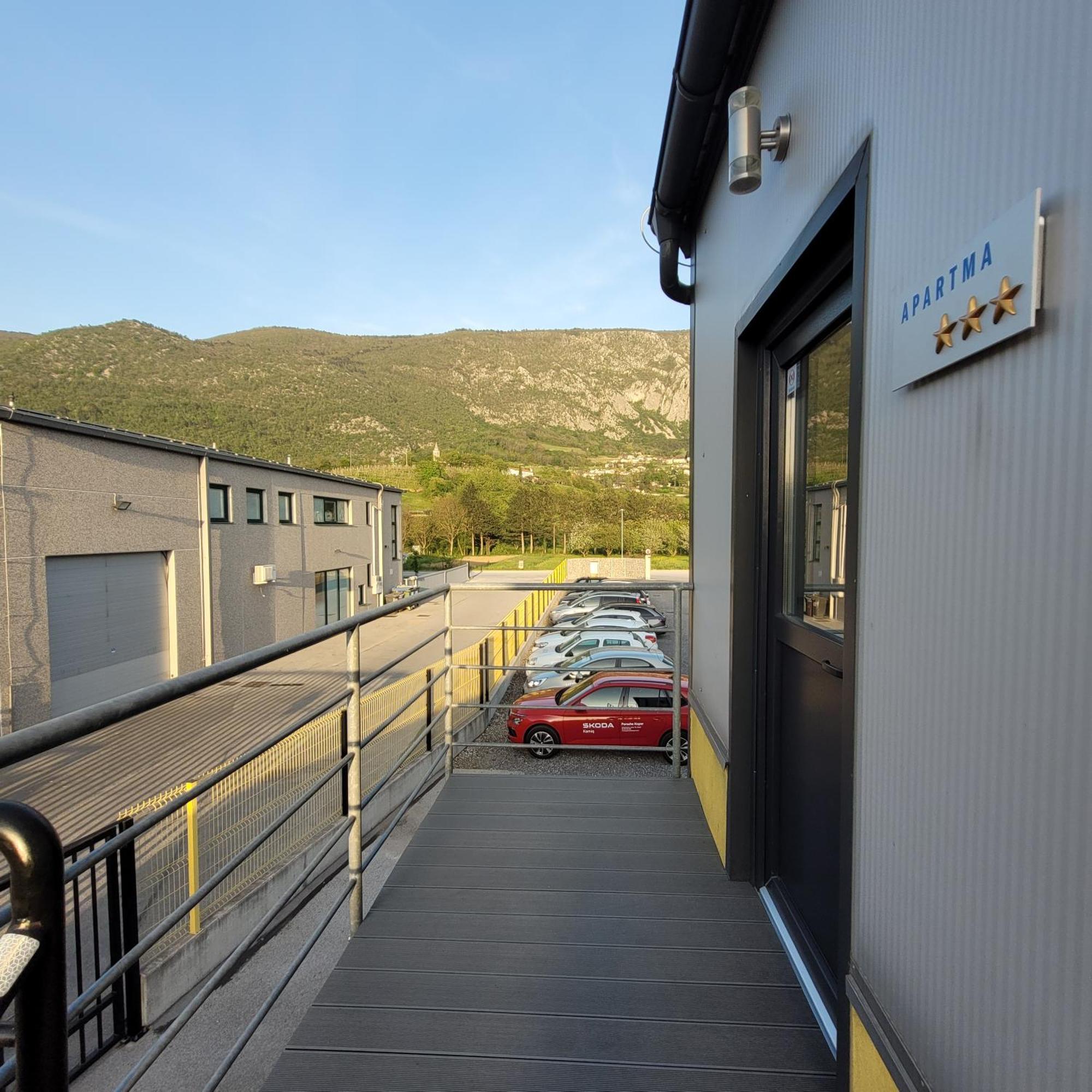 Apartment Stucin Vipava Eksteriør bilde